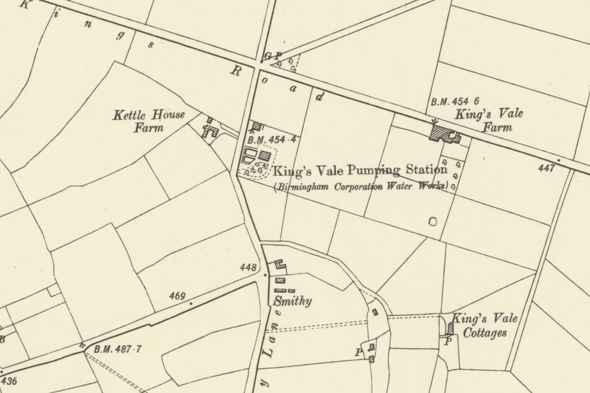 Detail of the old Ordnance Survey map: the Kings Road crossroads in open country, with Kettle House Farm, King’s Vale Farm, King’s Vale Pumping Station (Birmingham Corporation Water Works), a smithy and King’s Vale Cottages along the lane