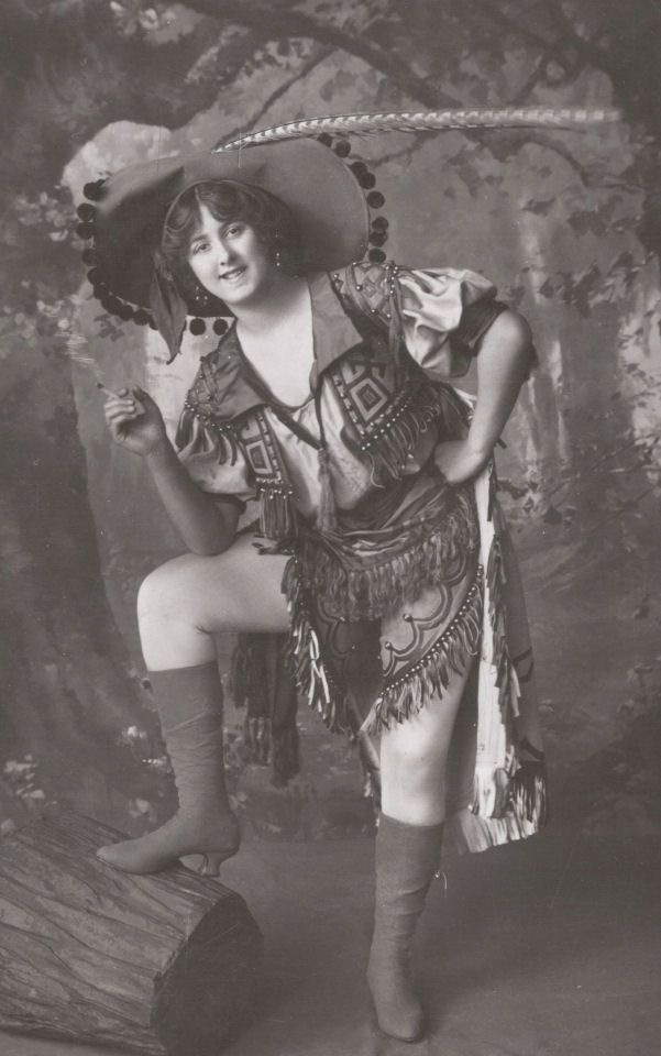 Postcard photograph of an actress in a principal-boy costume as Robin Hood.